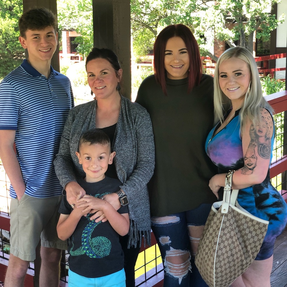 Meet your Posher, Jennifer